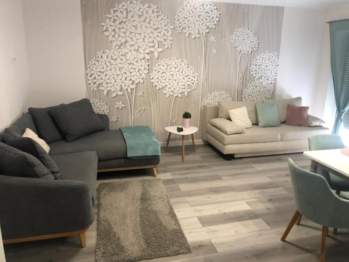 Appartement Szeged Gyoengye Delux Extérieur photo
